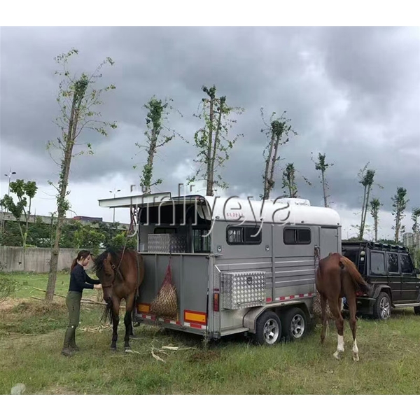 三馬位車